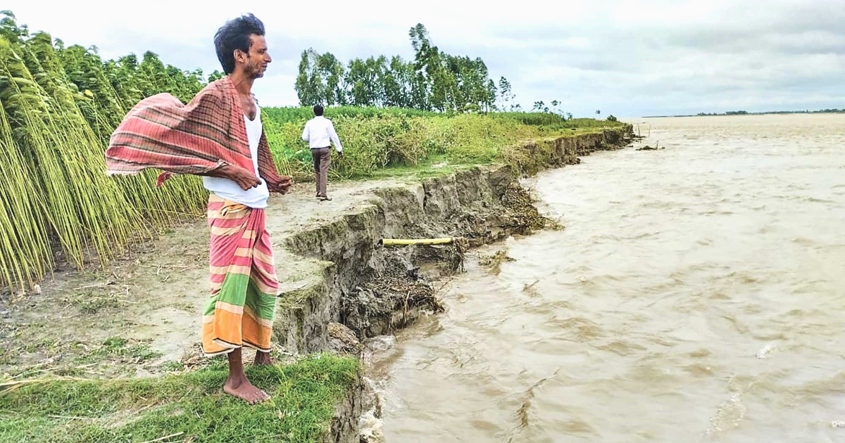 গাইবান্ধায় তিস্তার ভাঙনে নিঃস্ব হচ্ছে মানুষ