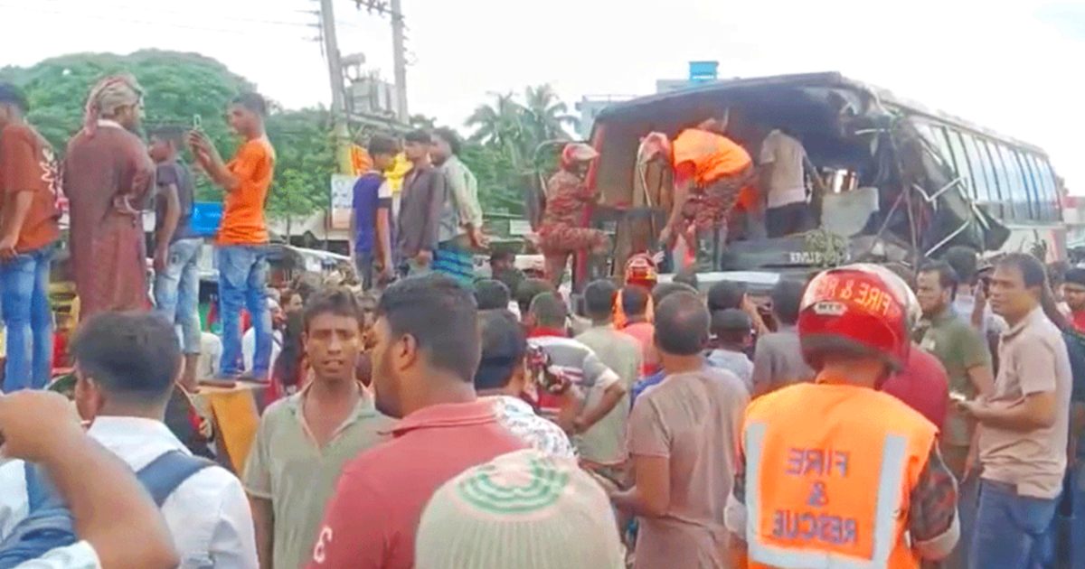 ফরিদপুরে দুই বাসের সংঘর্ষে নারীসহ নিহত ৩