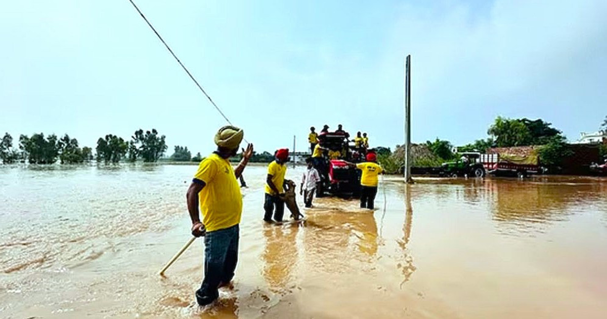 পাঞ্জাবে বন্যার স্রোতের তাণ্ডবে ২৯ জনের মৃত্যু-লাখো মানুষ পানিবন্দি