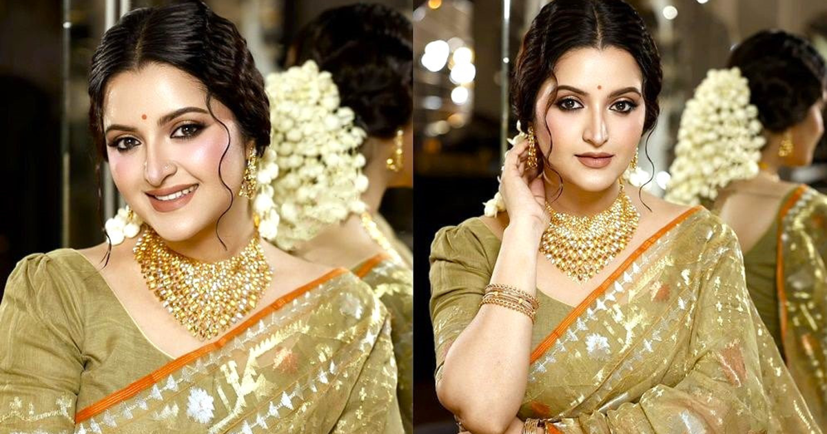 অ্যাওয়ার্ড জিতে আবেগে ভাসলেন পরীমনি