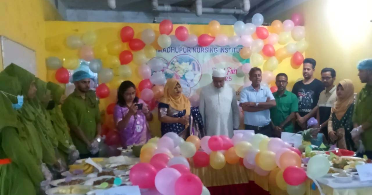 অষ্টম ব্যাচের শিক্ষার্থীদের বর্ণিল ফুড ফেয়ার