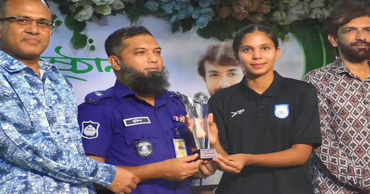 জাতীয় নারী দলের অধিনায়ক প্রান্তিকে সাতক্ষীরার সম্মাননা