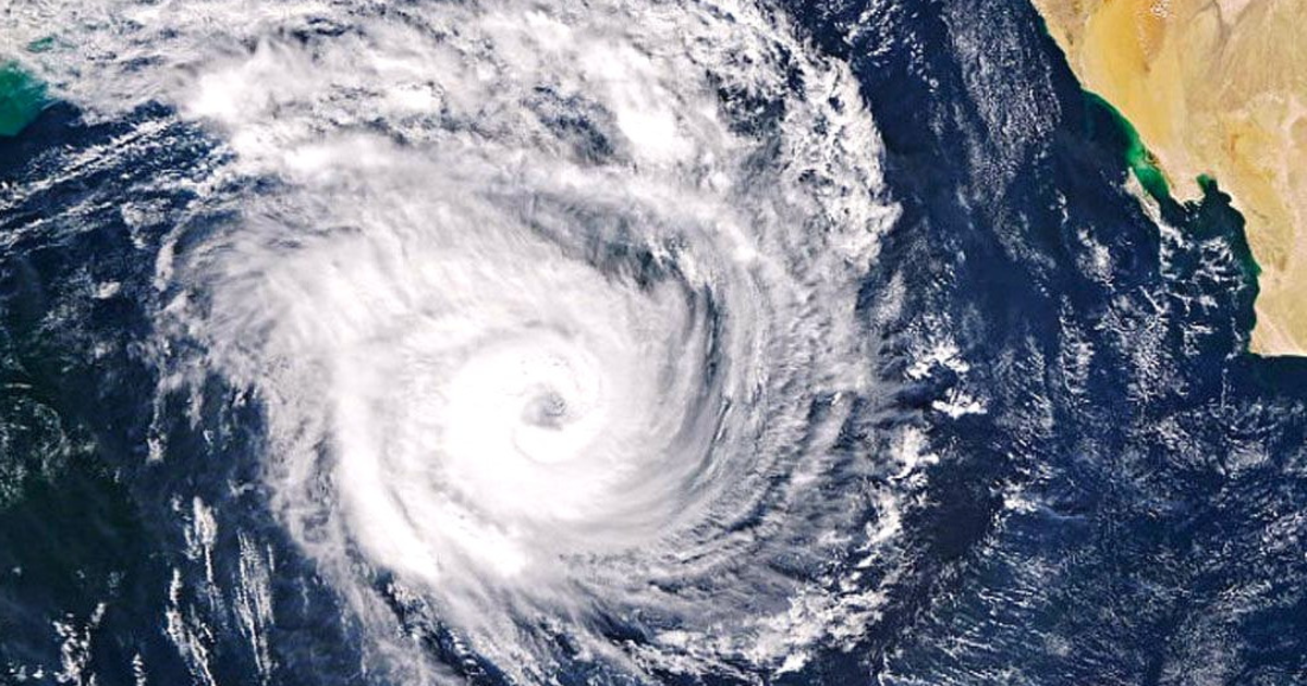 ধেয়ে আসছে ঘূর্ণিঝড় মন্থা, আঘাত হানতে পারে মঙ্গলবার