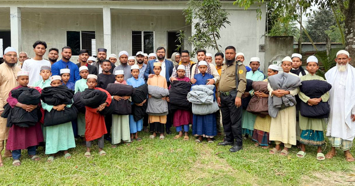 কালিহাতী ব্লাড ফাউন্ডেশন এর উদ্যোগে কম্বল বিতরণ