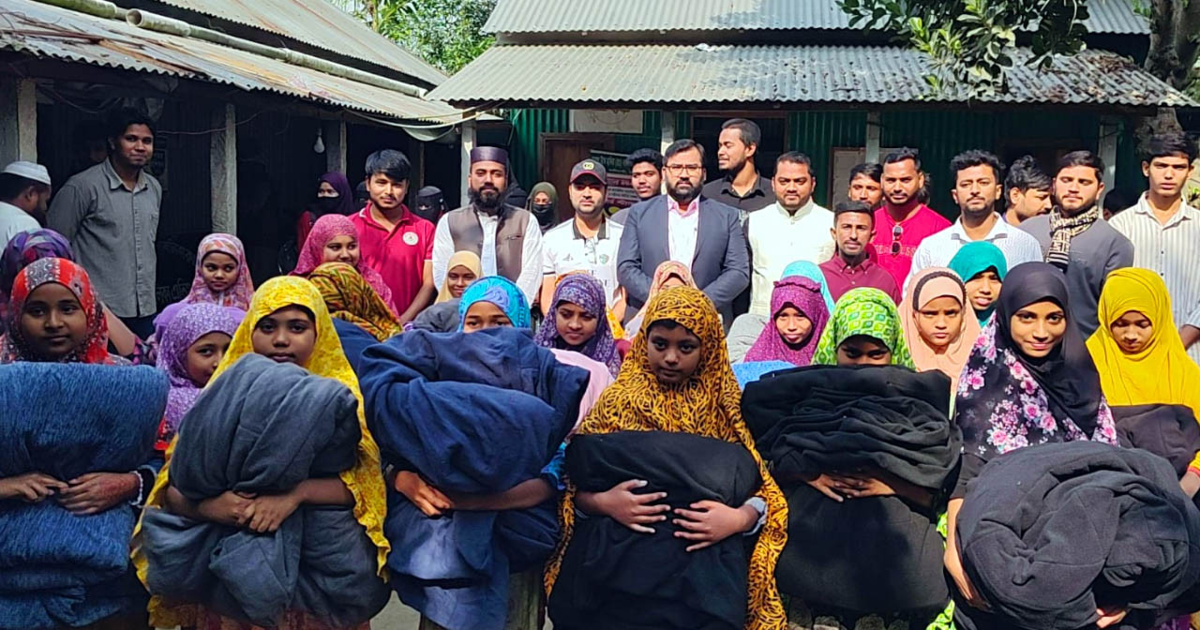 কালিহাতী ব্লাড ফাউন্ডেশনের উদ্যোগে শীতবস্ত্র বিতরণ অনুষ্ঠিত