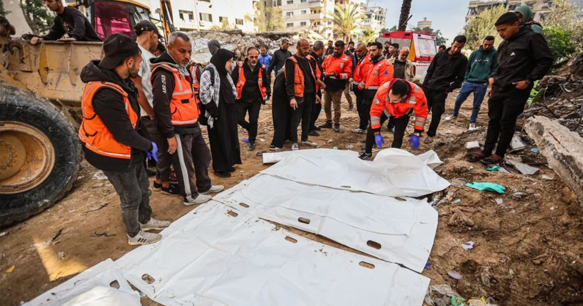 গাজায় ধ্বংসস্তূপে মিলল একই পরিবারের ৩০ জনের মরদেহ