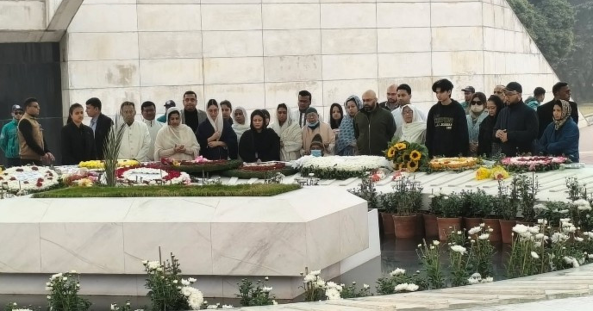 দাদি খালেদা জিয়ার কবর জিয়ারত করলেন নাতনি জাইমা রহমান