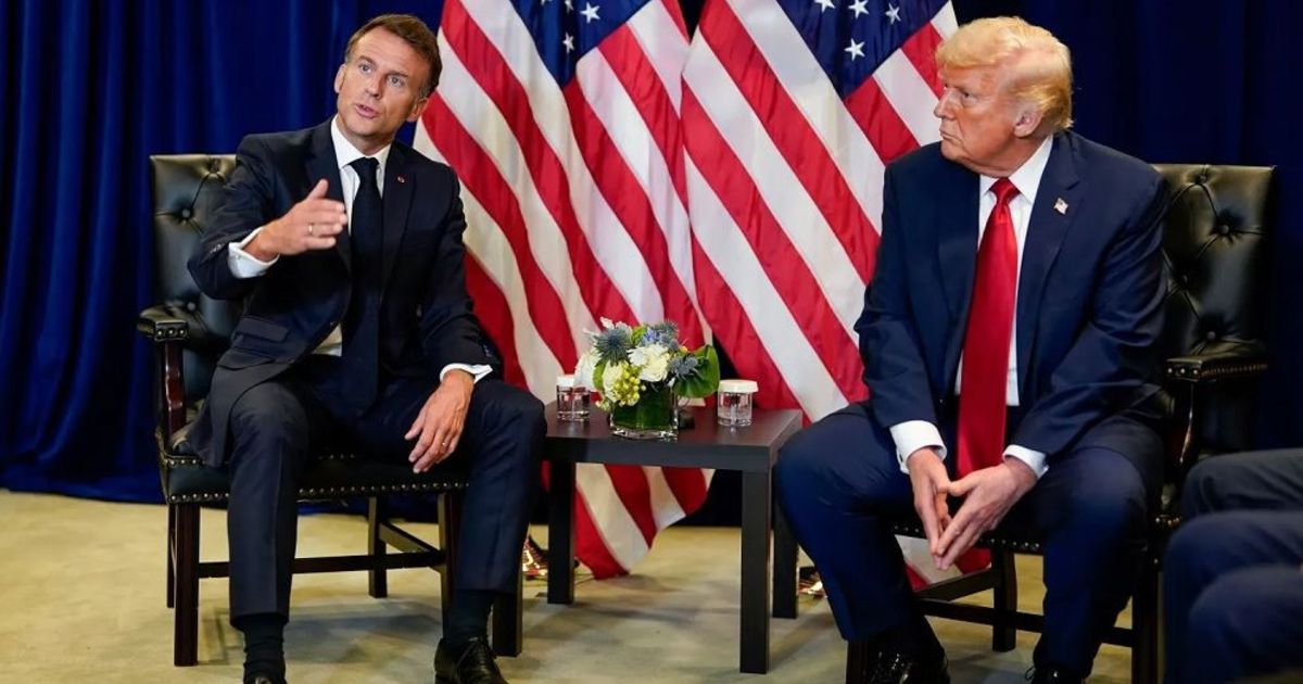 ম্যাক্রোকে ক্ষমতাচ্যুতের হুঁশিয়ারি, ফ্রান্সে শুল্কের হুমকি ট্রাম্পের