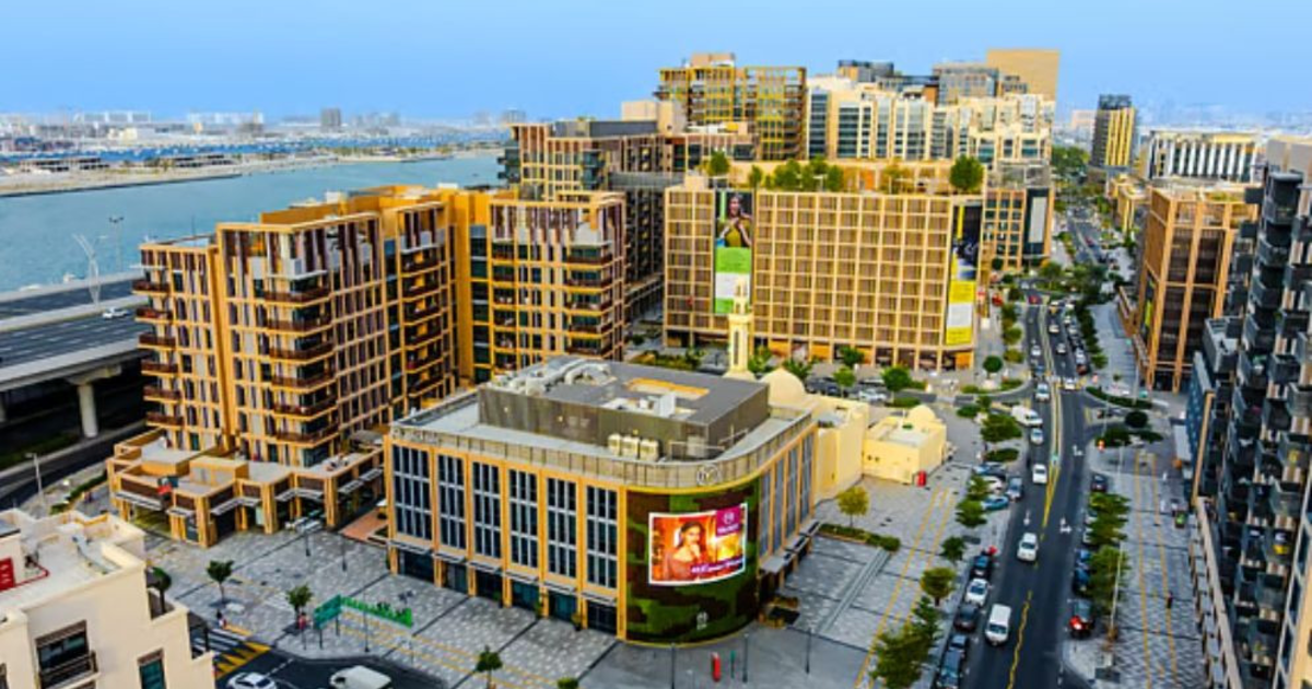 বিলাসিতার শহর দুবাইয়ে তৈরি হচ্ছে বিশ্বের প্রথম স্বর্ণের রাস্তা