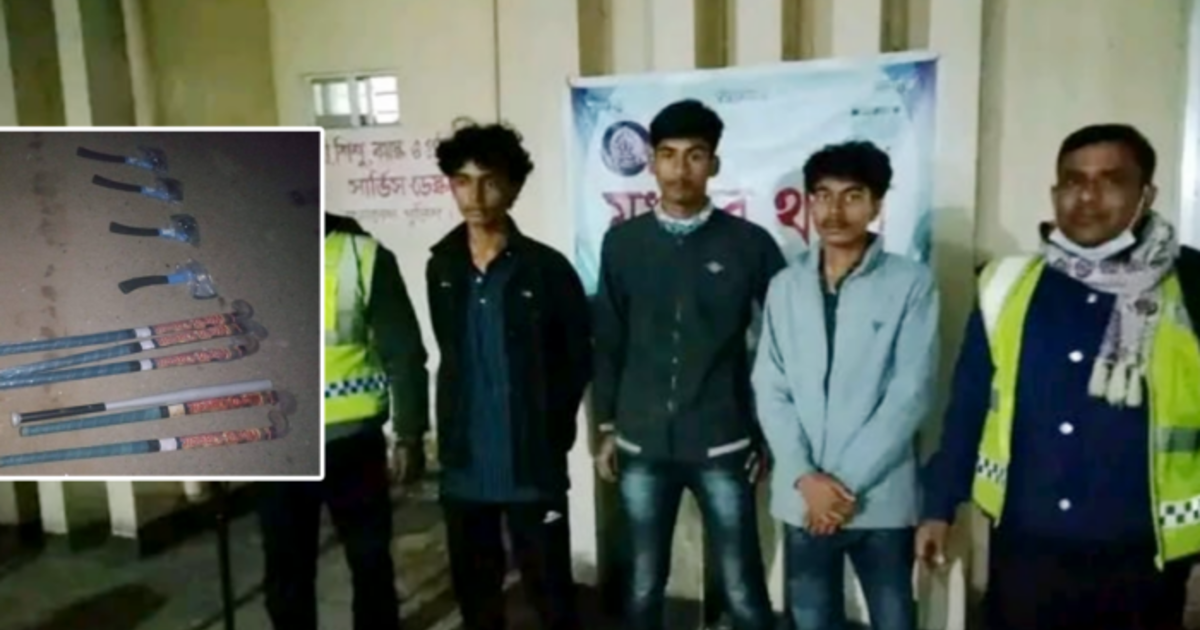 মধুপুরে স্বতন্ত্র প্রার্থী আজাদের প্রচারণার গাড়ি থেকে দেশীয় অস্ত্র উদ্ধার, আটক ৩