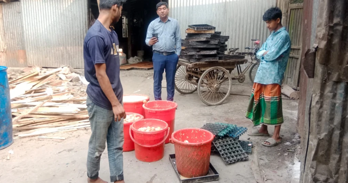 মধুপুরে ভোক্তা অধিদপ্তরের অভিযান ৩ প্রতিষ্ঠানকে ৫০ হাজার টাকা জরিমানা