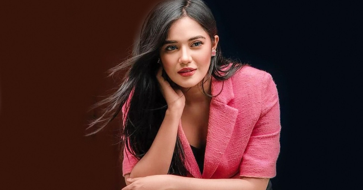 জনপ্রিয় অভিনেত্রী মাহি ক্ষণিকের জন্য পর্দা থেকে বিরতি নিচ্ছেন