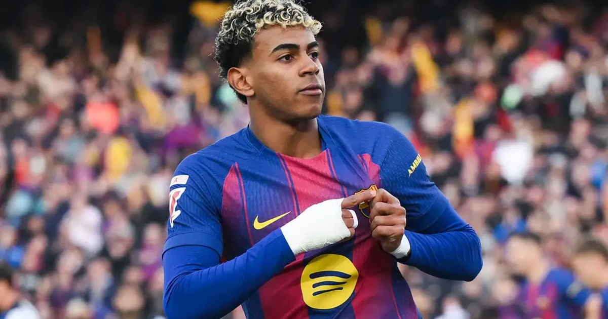 ইয়ামালের দুর্দান্ত হ্যাটট্রিকে ভিয়ারিয়ালকে উড়িয়ে বার্সেলোনার দাপুটে জয়