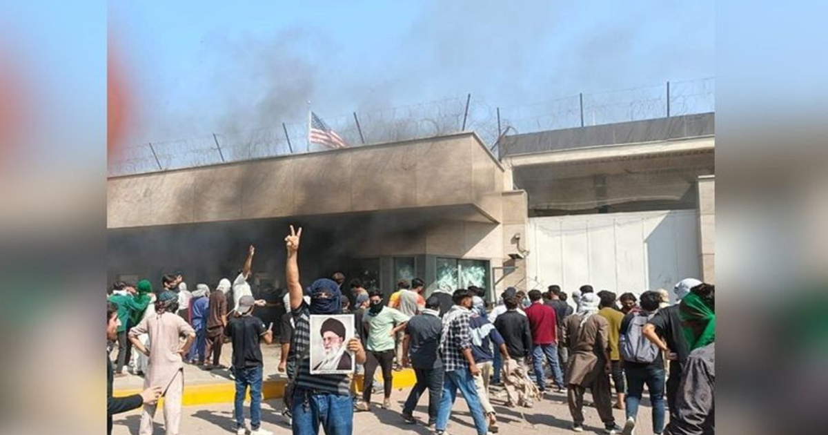 খামেনি হত্যার প্রতিবাদে করাচিতে বিক্ষোভ, মার্কিন দূতাবাসের সামনে সংঘর্ষে নিহত ৬