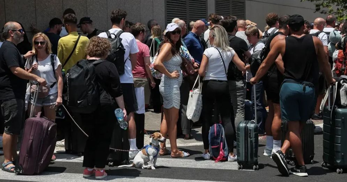 মধ্যপ্রাচ্যের ১৪ দেশ থেকে নাগরিকদের দ্রুত সরে যাওয়ার নির্দেশ যুক্তরাষ্ট্রের