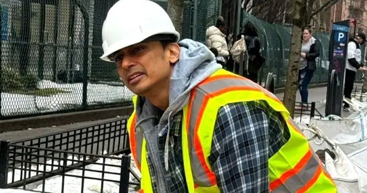 নিউইয়র্কে শ্রমিকের বেশে জায়েদ খান, আসল ঘটনা কী?