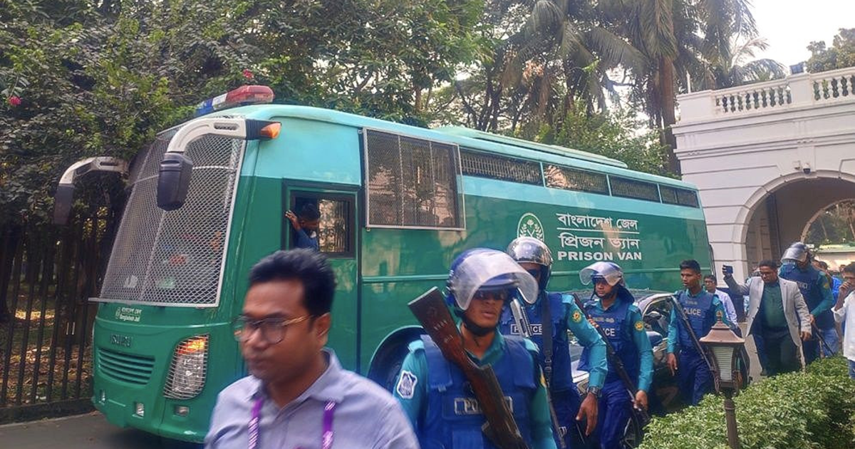 মানবতাবিরোধী অপরাধের মামলায় ট্রাইব্যুনালে ১৩ সেনা কর্মকর্তা