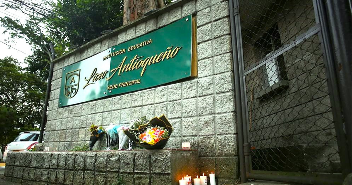 উত্তর কলম্বিয়ায় ৮০ মিটার খাদে স্কুলবাস নিহত ১৭