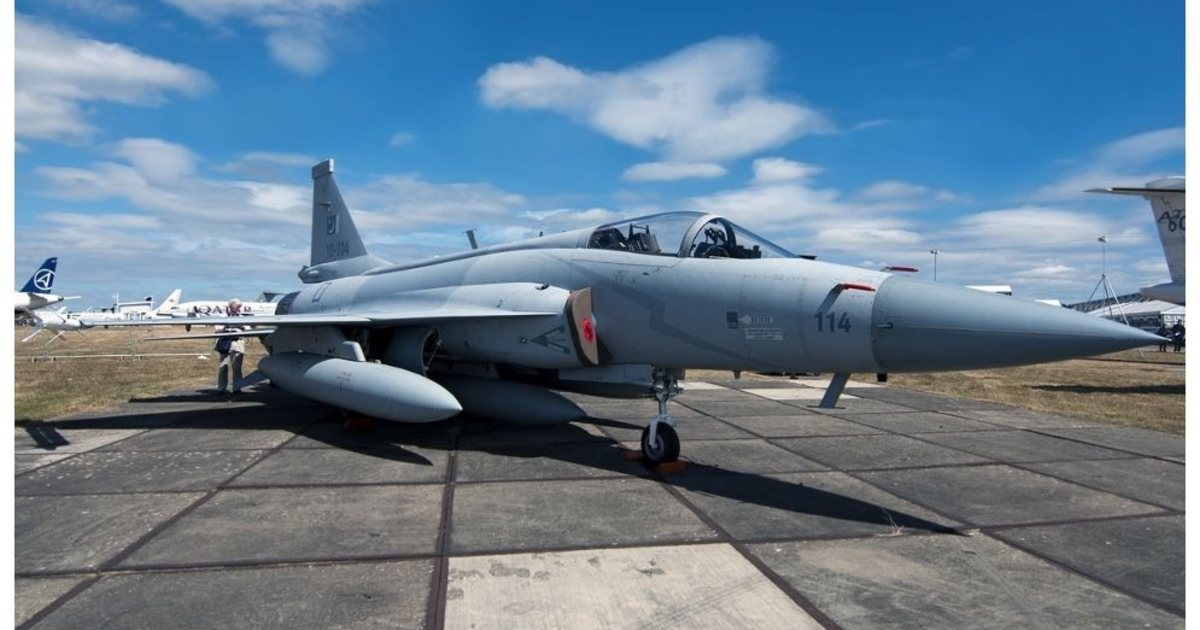 জেএফ-১৭ যুদ্ধবিমান নিয়ে বাংলাদেশ–পাকিস্তান বিমান বাহিনীর আলোচনা